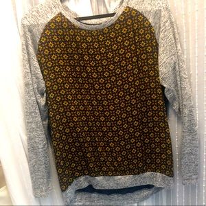 Benter mixed media top